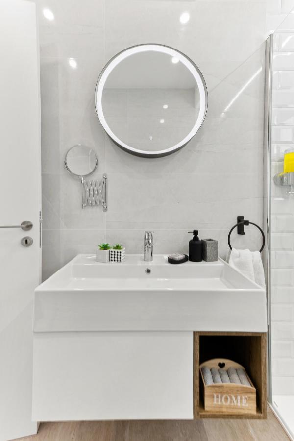 Dreamy 2 Bed Apartment By The Sea Paphos ภายนอก รูปภาพ