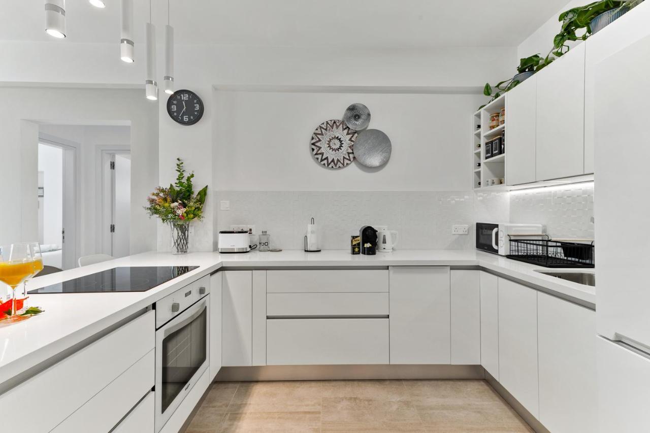 Dreamy 2 Bed Apartment By The Sea Paphos ภายนอก รูปภาพ