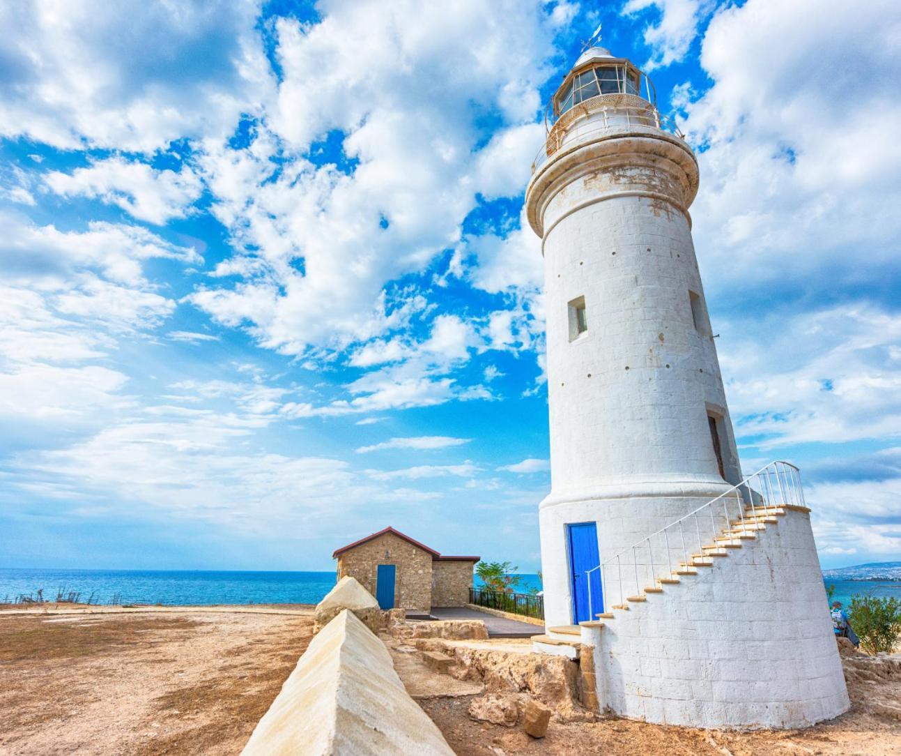 Dreamy 2 Bed Apartment By The Sea Paphos ภายนอก รูปภาพ
